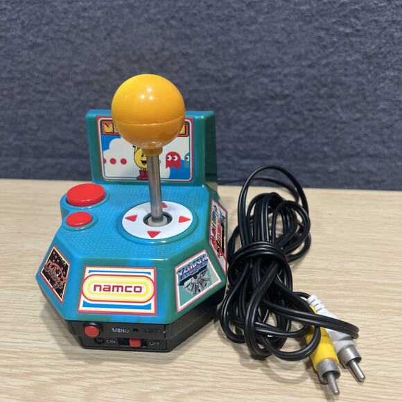 Vintage Namco 1982 Ms Pac-Man 5-in-1 TV Plug in Play Games Joystick Jakks - Picture 1 of 10